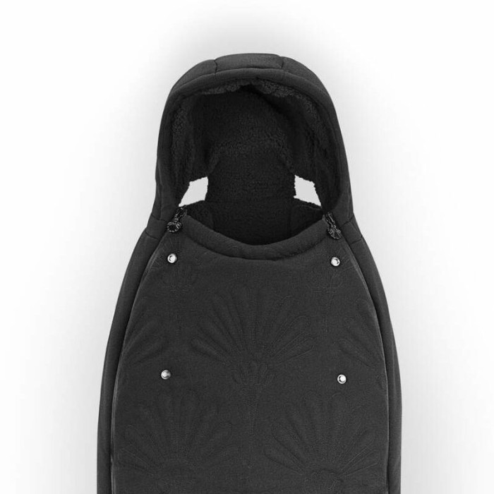 La Parisienne footmuff